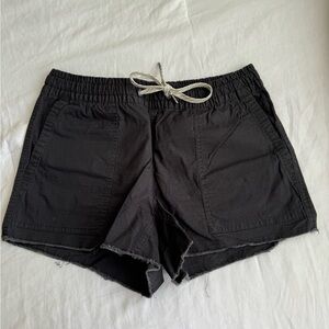 Vuori Shorts